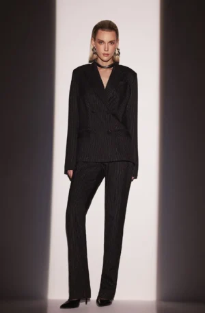 CONJUNTO BLAZER E CALÇA RISCA DE GIZ