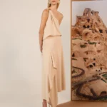 CONJUNTO BLUSA E SAIA DETALHE METAL BERLIM