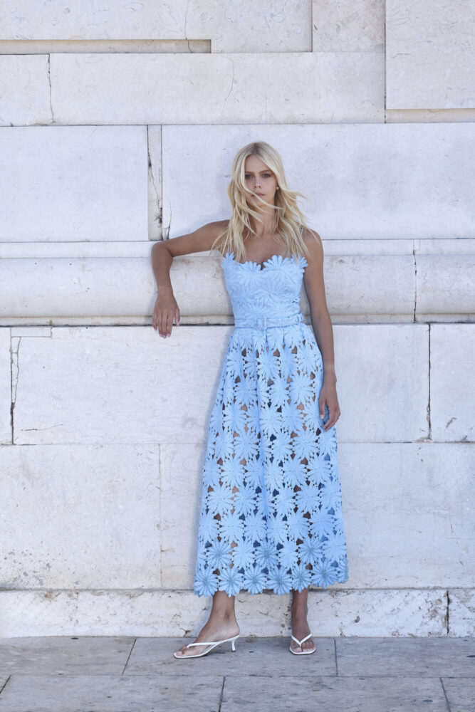 Edited in Tezza with: Lush, Contrast, Grain, Crop, & HSL VESTIDO HARPER - Imagem 1