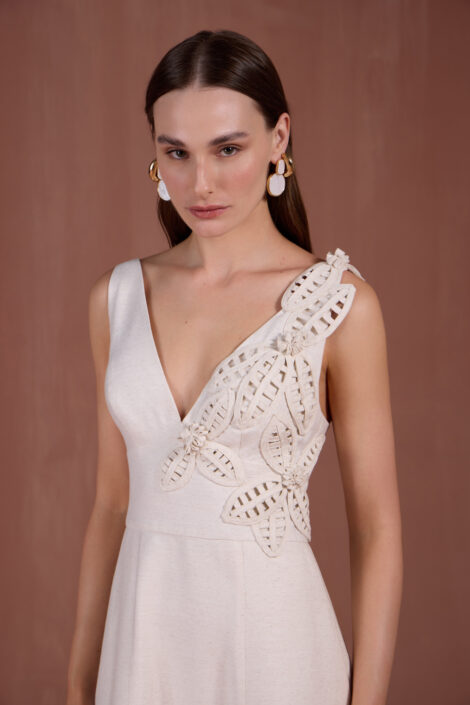 VESTIDO MIDI COM APLICAÇÃO FLORES - Imagem 2