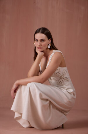 VESTIDO MIDI COM APLICAÇÃO FLORES - Imagem 3