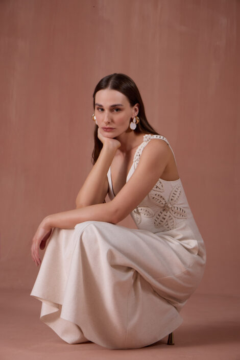 VESTIDO MIDI COM APLICAÇÃO FLORES - Imagem 3