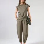 CONJUNTO BLUSA PREGAS E CALÇA
