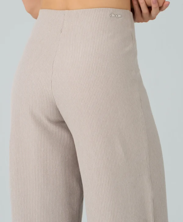 CALÇA RETA CANELADA COMFY - Imagem 3