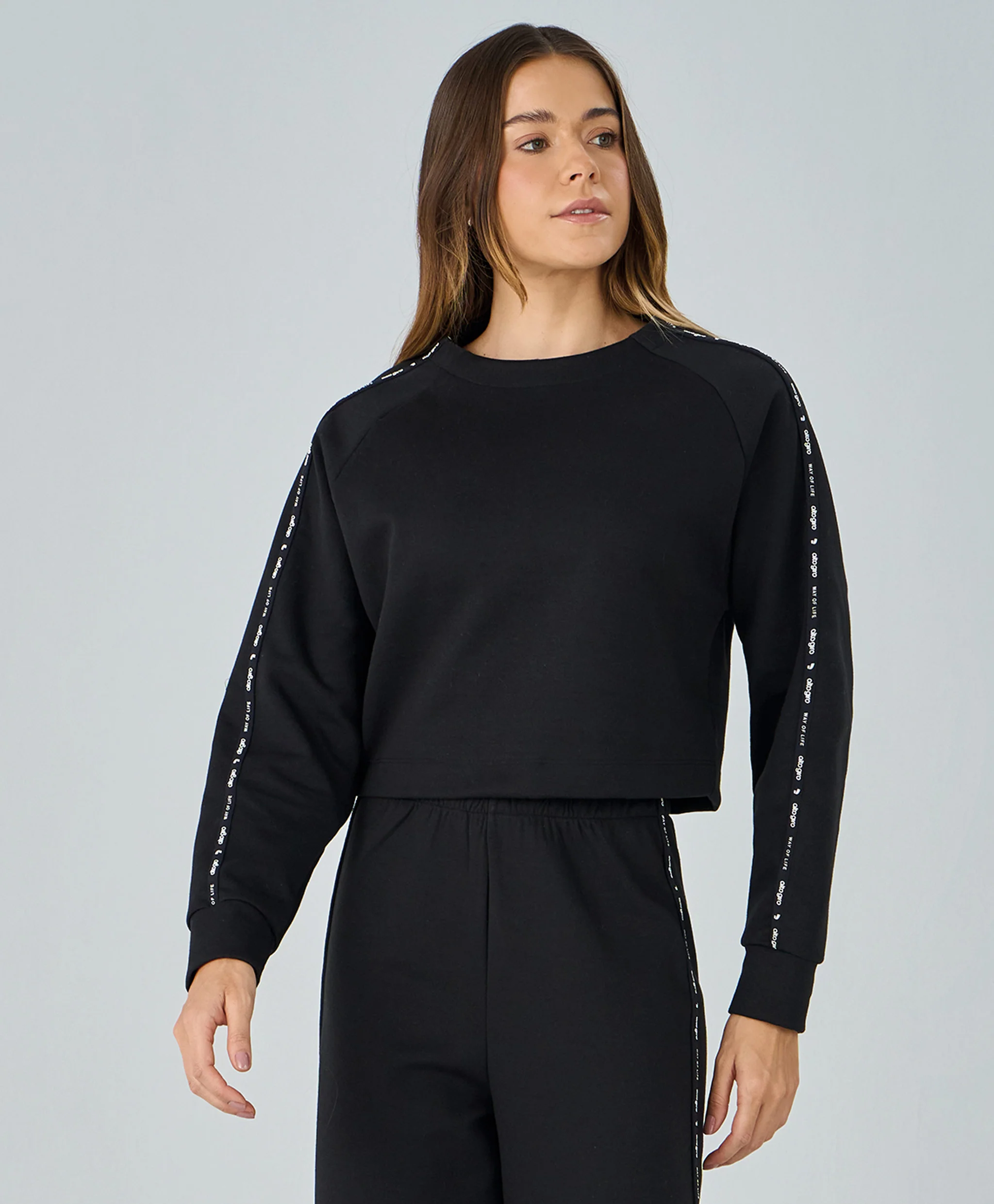 2611921-C0049-1 BLUSA RAGLAN COM ELÁSTICO PERSONALIZADO - PRETO - Imagem 1