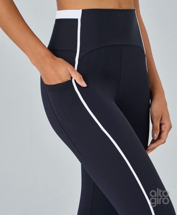 LEGGING RECORTES COM BOLSOS - PRETO - Imagem 2