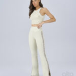 LEGGING RETA FLARE ELÁSTICO PERSONALIZADO - AMARELO CREME