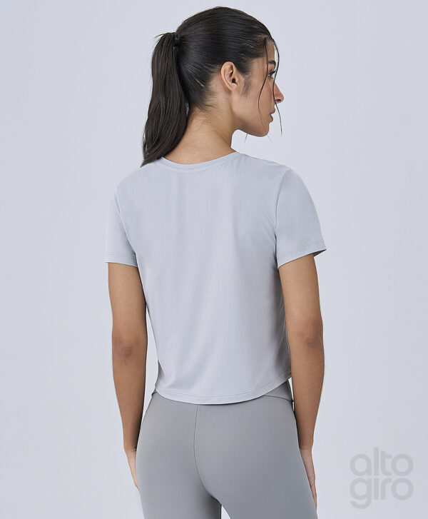 T-SHIRT CROPPED ESSENTIALS - CINZA NIQUEL - Imagem 2