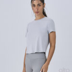 T-SHIRT CROPPED ESSENTIALS - CINZA NIQUEL