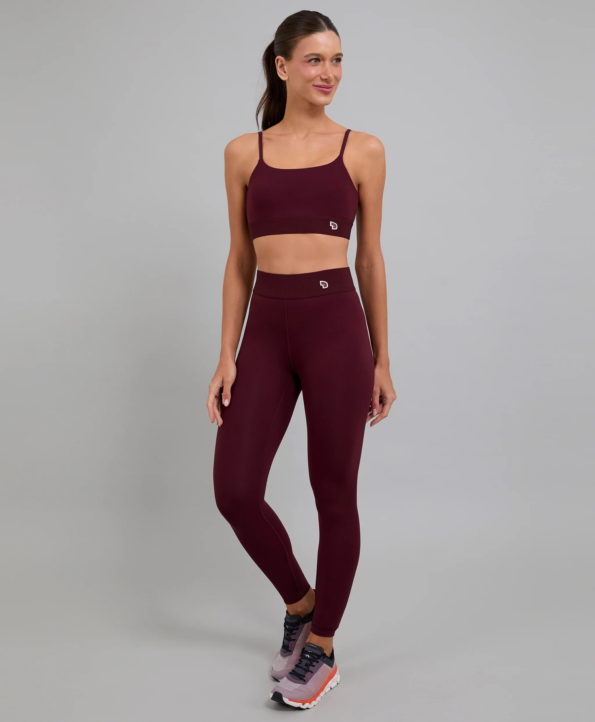 121314-C6172-1 CALÇA LEGGING CANELADA DE CINTURA ALTA - VERMELHO MARSALA - Imagem 1